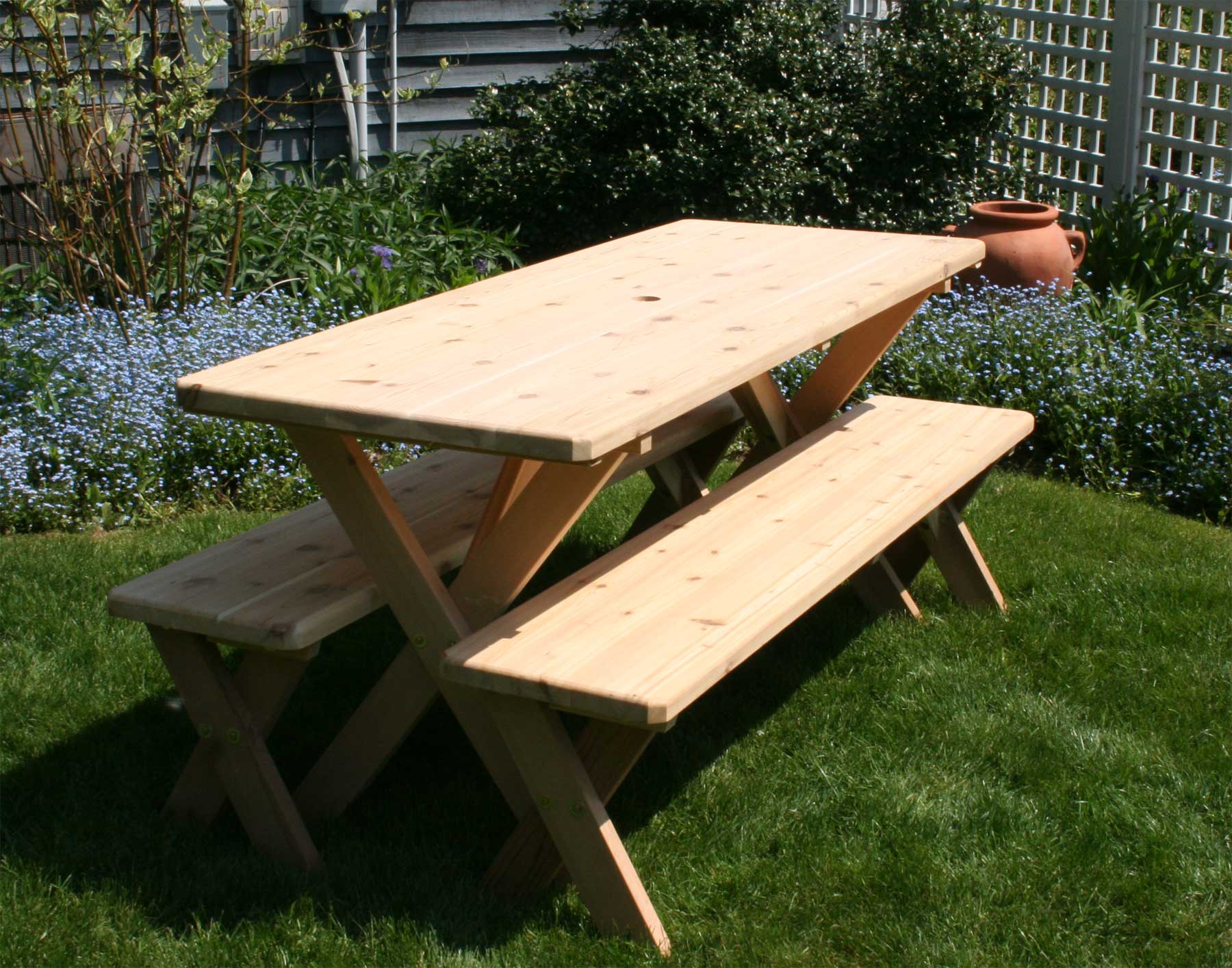 Cedar Backyard Bash Cross Legged Picnic Table w/ Detached Benches